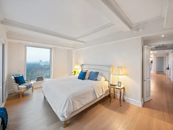 160 Central Park South image 16 of 20