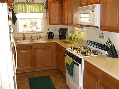 3rd image of 15555 Naples Ln