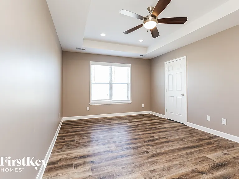 732 Ellie Dr — Photo 10