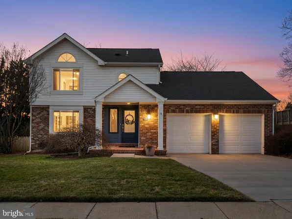 3826 Beech Down Dr, Chantilly, VA 20151