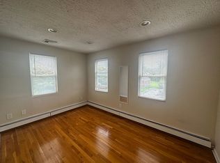 34 Campfield Dr, Fairfield, CT 06825