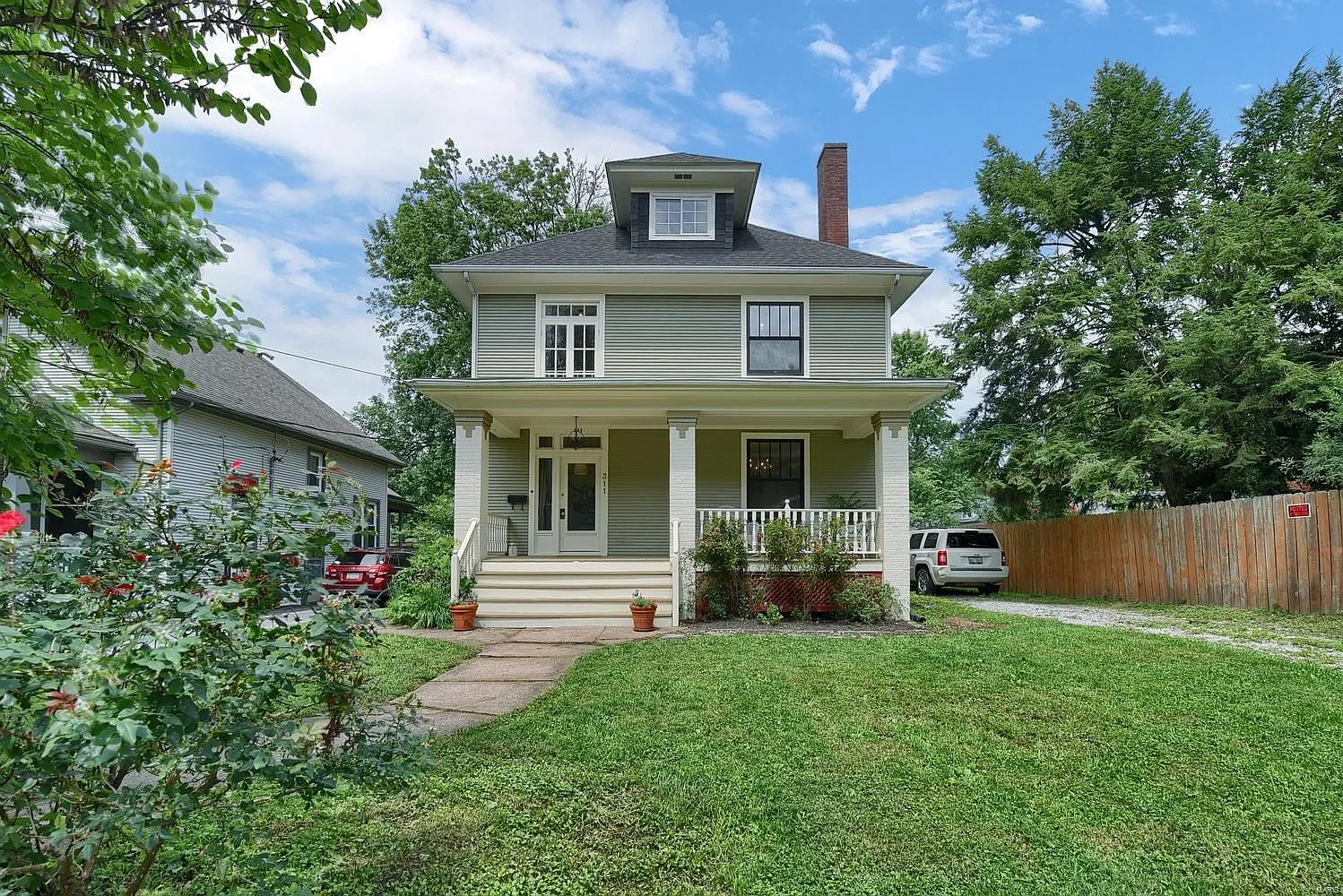311 Douglas Ave photo 1