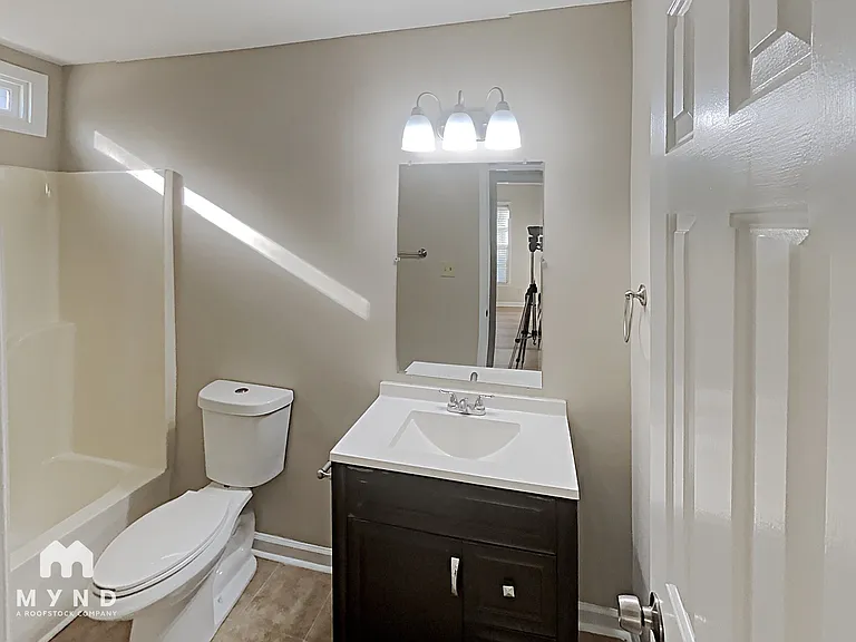 4521 Aviemore Cres — Photo 14