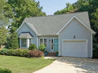105 Stonerail Cir, Holly Springs, NC 27540