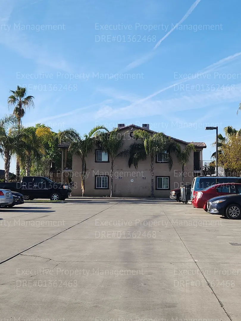 3017 Potomac Ave — Photo 1