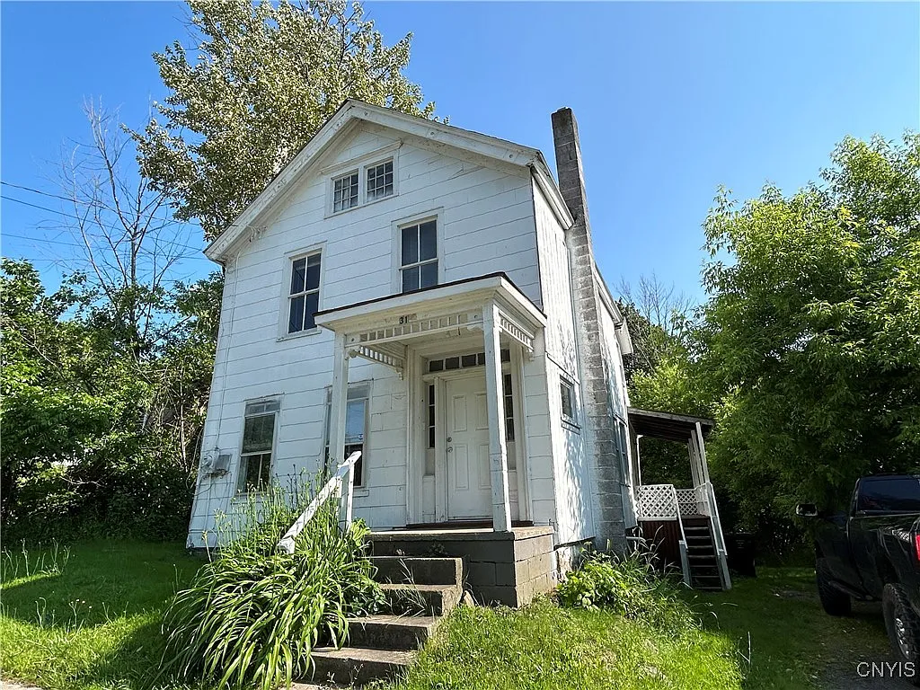 3195 Main St photo 1