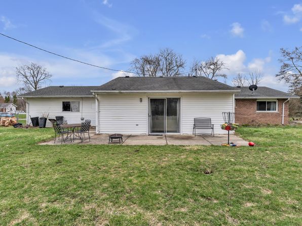 41772 Aspen Dr, Novi, MI 48375