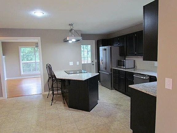 2nd image of 1631 N Forest Hts