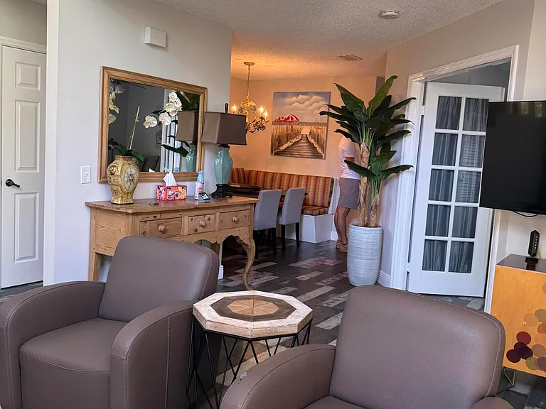 364 Prestwick Cir #4 — Photo 9
