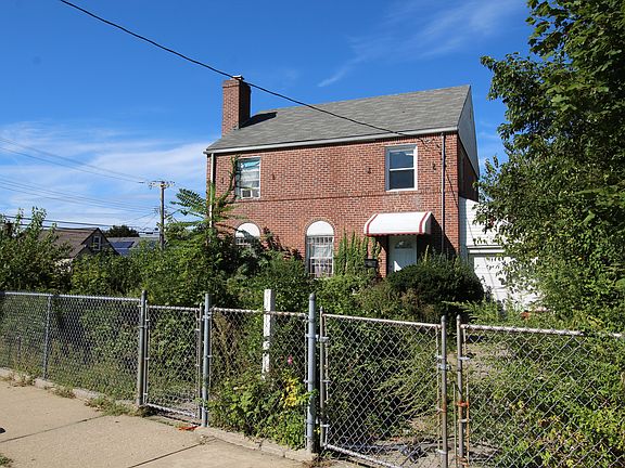 4th image of 11122 223rd St