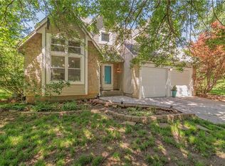 10418 Edgehill Dr, Kansas City, KS 66111