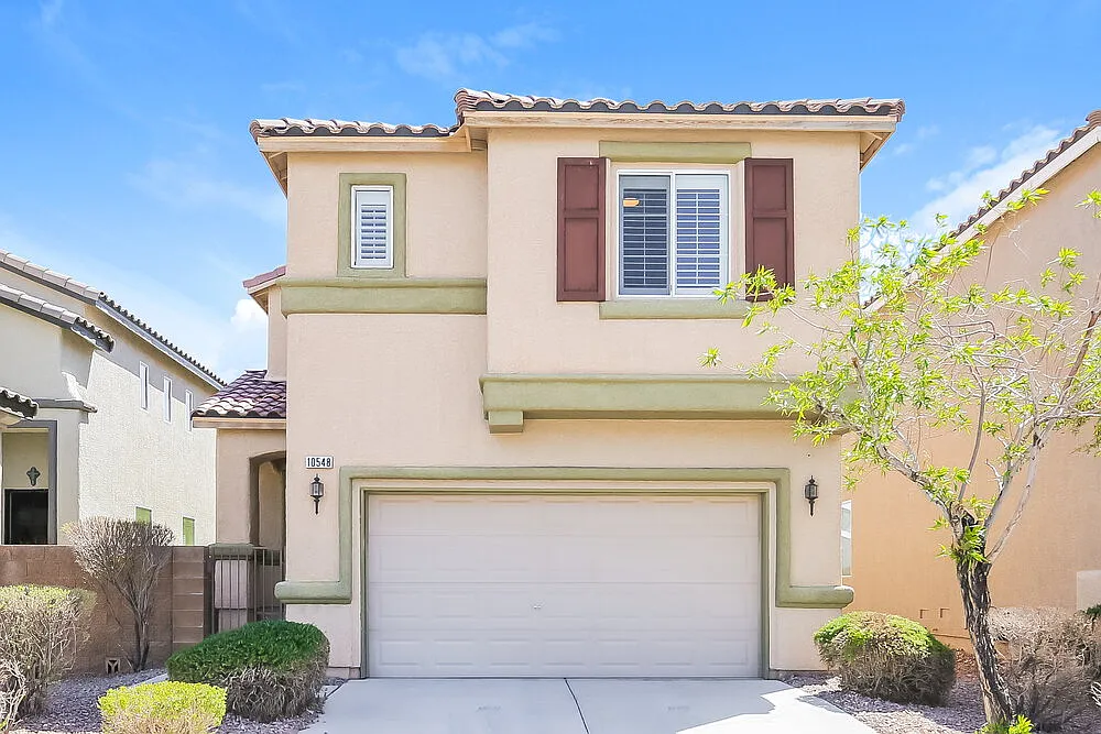 3 bed, 2.5 bath, 1829 sqft, $2,225 — Photo 1