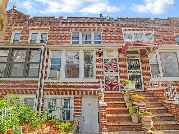 2nd image of 133 E 29th St