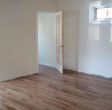 4th image of 11123 202nd St