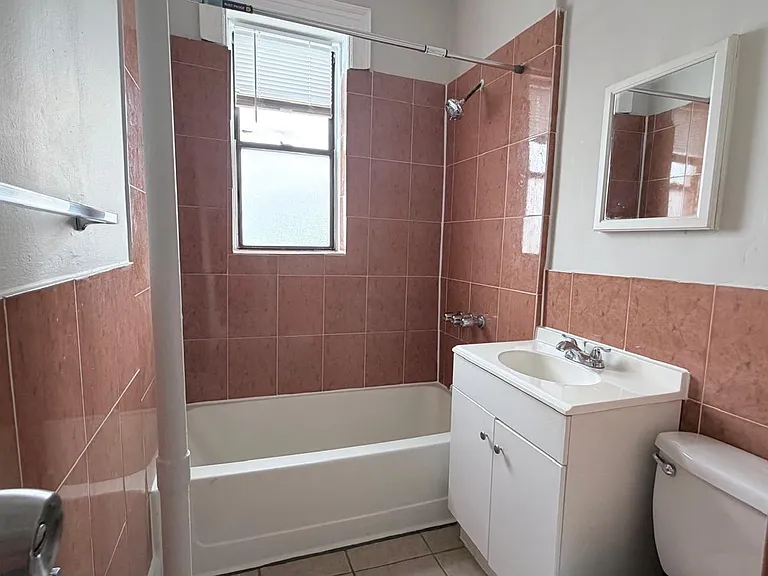 54 Linden Ave #402A — Photo 3