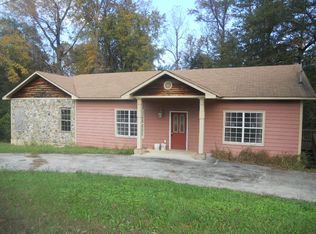 188 Cedar Dr, Commerce, GA 30529
