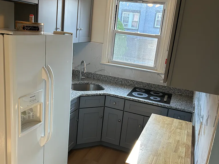 1434 E Hunting Park Ave #1 — Photo 3