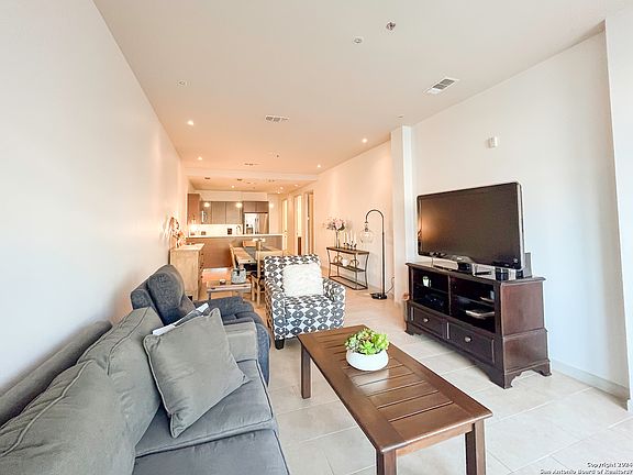 2nd image of 17902 La Cantera Pkwy #415
