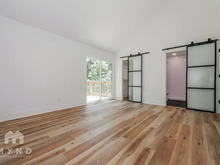 527 Lancelot Dr — Photo 16