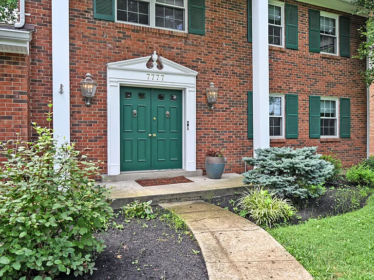 7777 Kugler Mill Rd — Photo 2