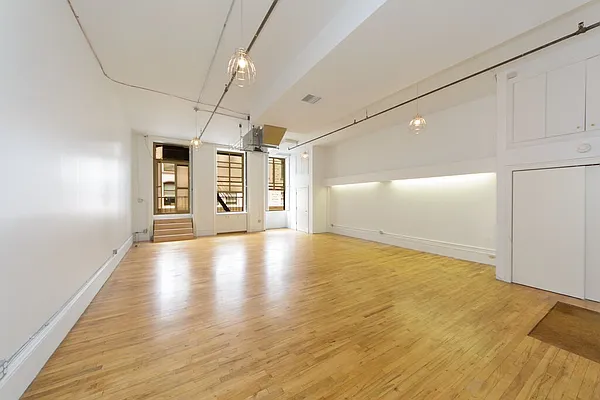 Rented by Tabak Real Estate | media 12