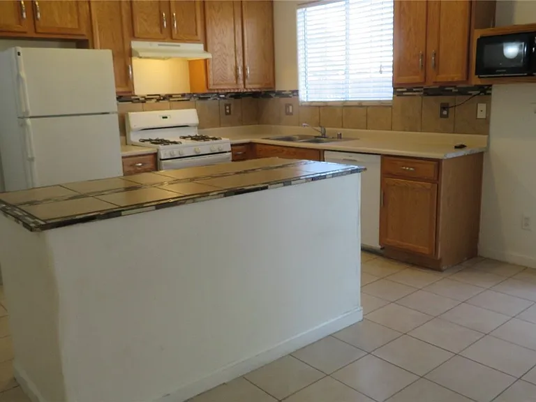 3014 Sunrise Bay Ave — Photo 7