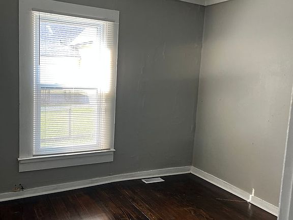 4th image of 411 N Firestone St