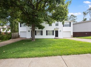 402 Camellia Dr, Bentonville, AR 72712