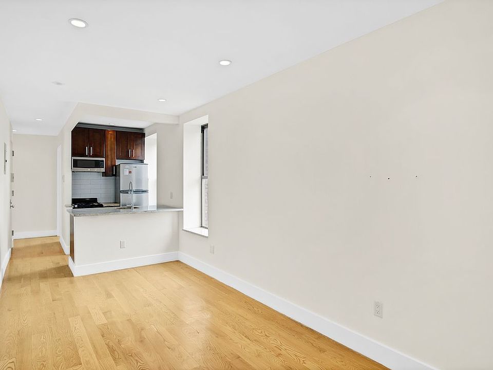 1st image of 1694 Park Ave #4N