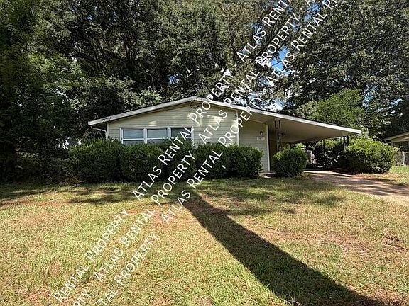 3rd image of 3871 Sherwood Dr