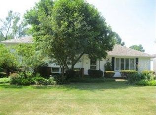 23900 Shaker Blvd, Shaker Heights, OH 44122