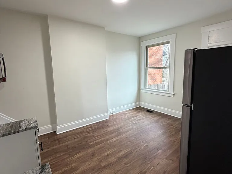 425 Hanford St — Photo 6