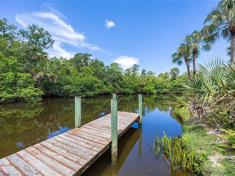 25820 Creekbend Dr — Photo 35