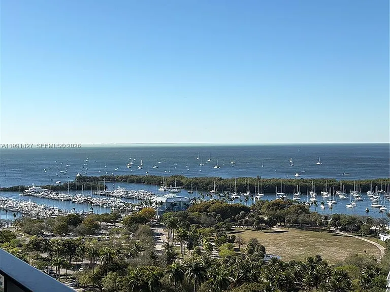 2655 S Bayshore Dr — Photo 5