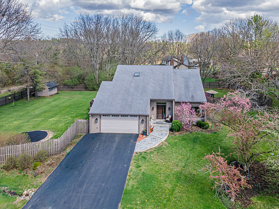 1st image of 30949 N Leesley Ct