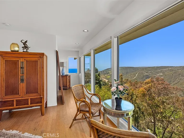 1415 Skyline Dr — Photo 16