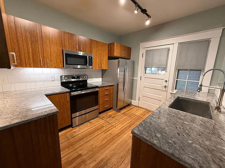 139 S Colonial Ave — Photo 6