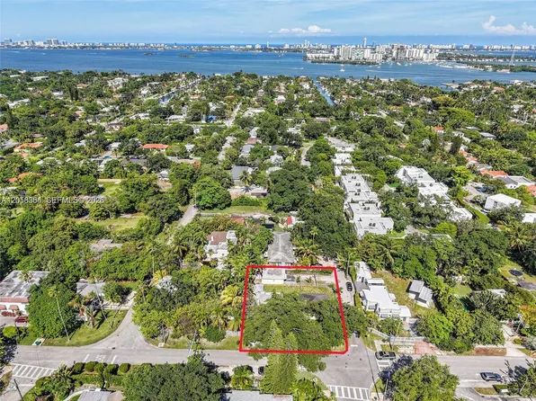 8701 NE 8th Ct, Miami, FL 33138