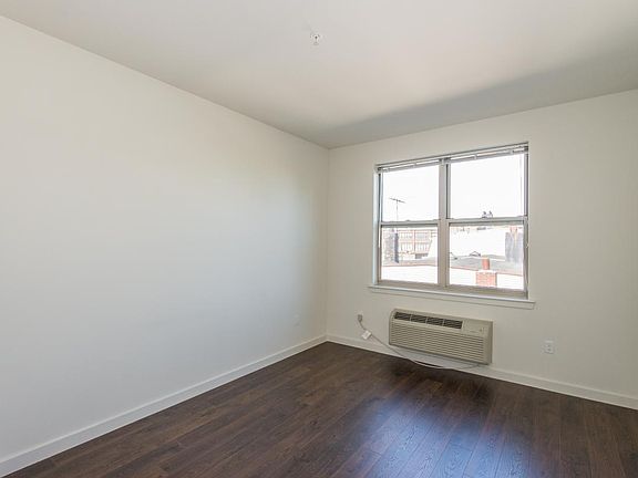 3rd image of 234 Suydam Ave APT 313