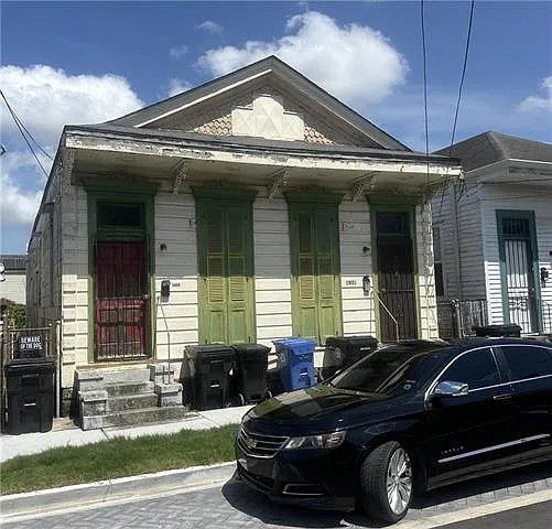 1433 Mandeville St