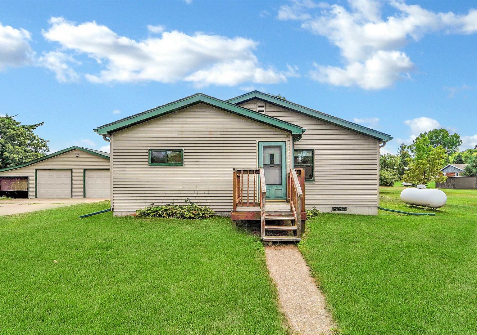 E5783 Waukaunaka St, Weyauwega, WI 54983 MLS 50280215 Zillow