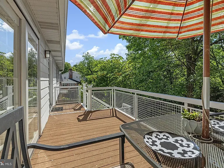 8009 Lewinsville Rd — Photo 16