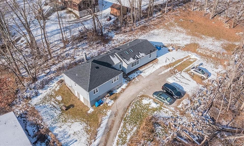 1st image of 60 Fairfield Dr