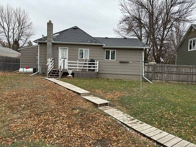 2nd image of 1008 3rd Ave