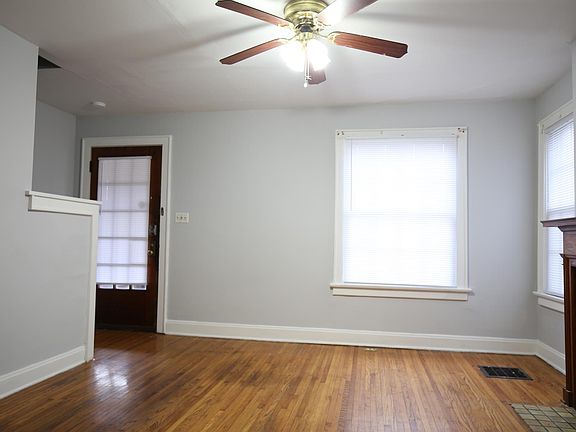 3rd image of 2546 Neil Ave