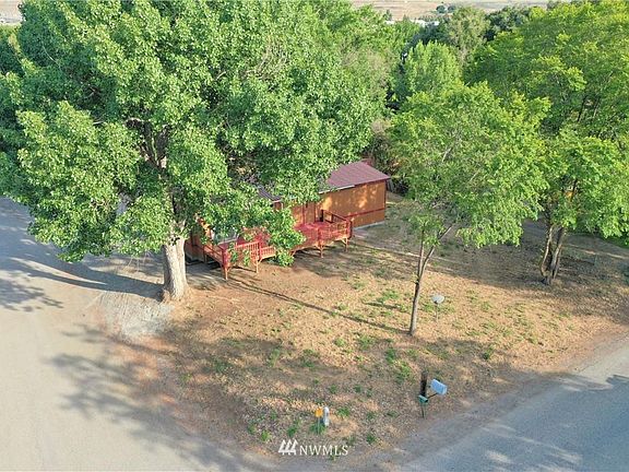 5th image of 2046 Burton Ave