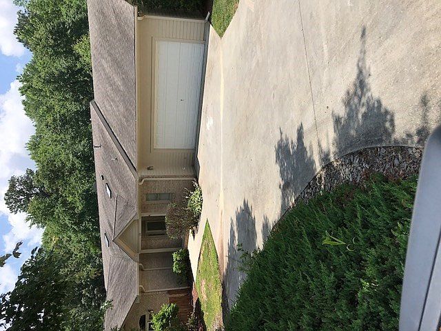 1st image of 110 Beaver Creek Dr