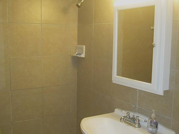 5th image of 1501 S George Mason Dr APT 1
