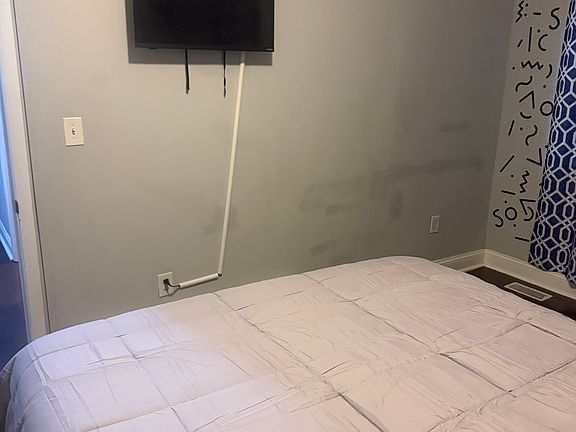 4th image of 236 E 25th St Unit 2
