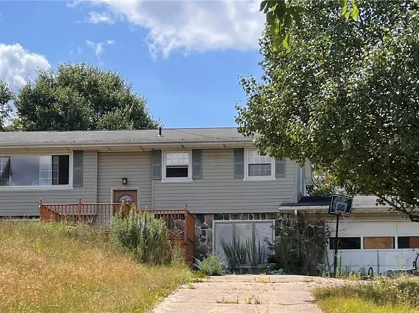 16719 Artistic Dr, East Liverpool, OH 43920